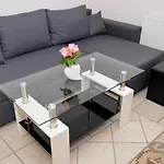 Apartment Lorabel Apartmanhaz