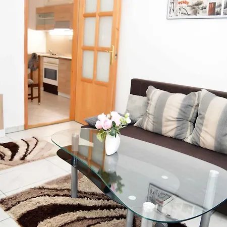 Apartment Lorabel Apartmanhaz