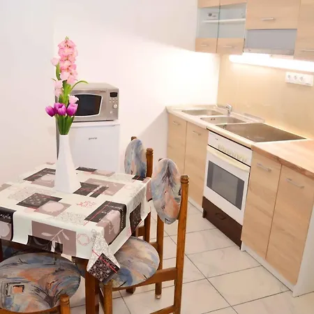 Διαμέρισμα Lorabel Apartmanhaz Hévíz
