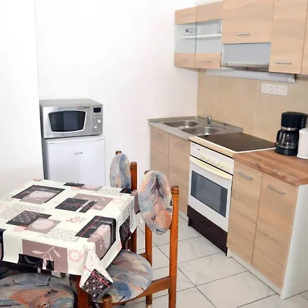 Apartment Lorabel Apartmanhaz Heviz