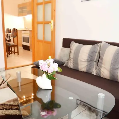 Lorabel Apartmanhaz Appartement *