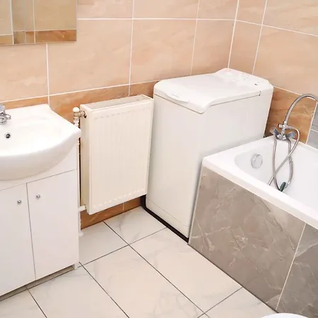 Lorabel Apartmanhaz *