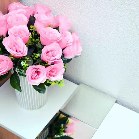 Appartement Lorabel Apartmanhaz *