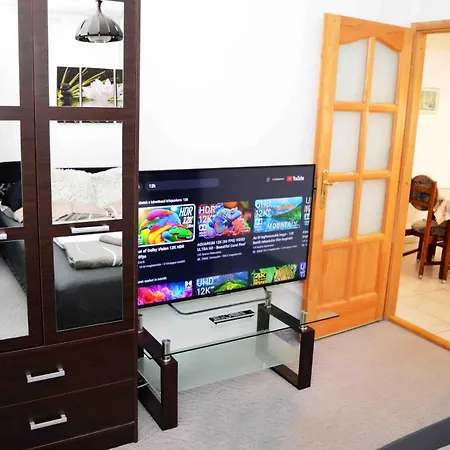 Lorabel Apartmanhaz Διαμέρισμα