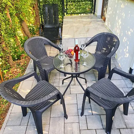 Lorabel Apartmanhaz * Heviz