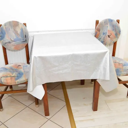 Lorabel Apartmanhaz * Heviz