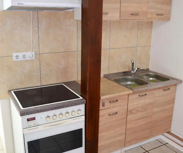 Lorabel Apartmanhaz Διαμέρισμα *