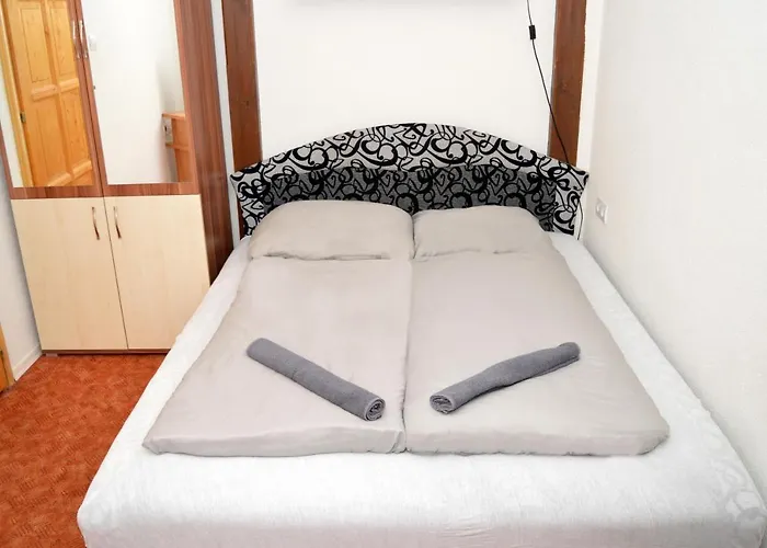 Lorabel Apartmanhaz *