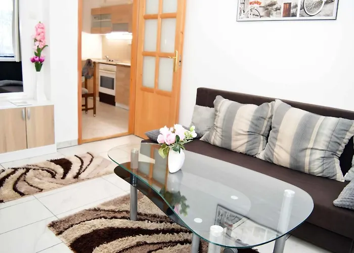 דירה Lorabel Apartmanhaz