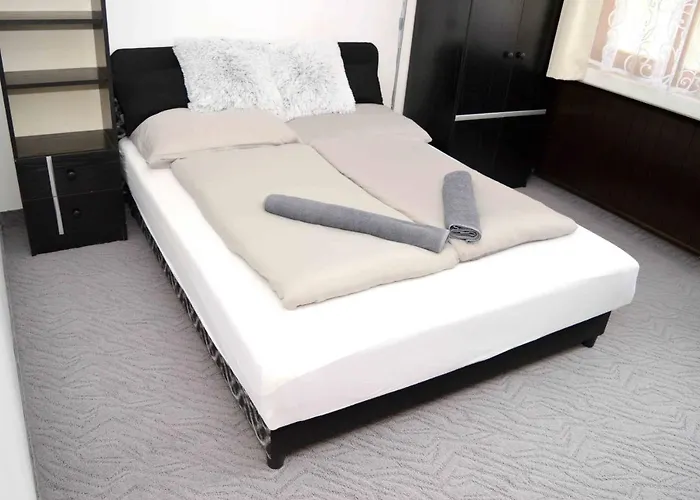 Lorabel Apartmanhaz דירה