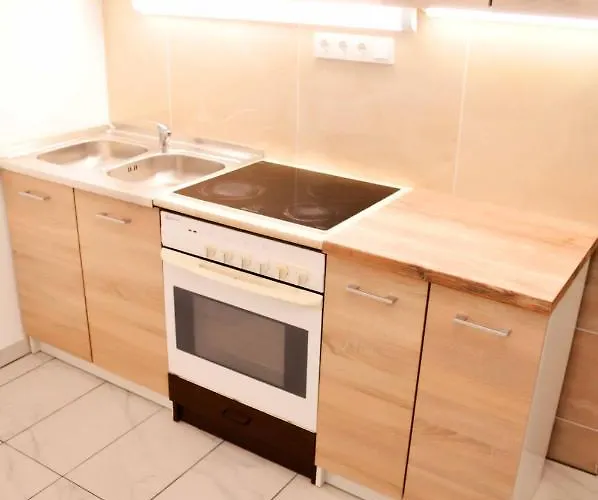 Lorabel Apartmanhaz דירה Hévíz