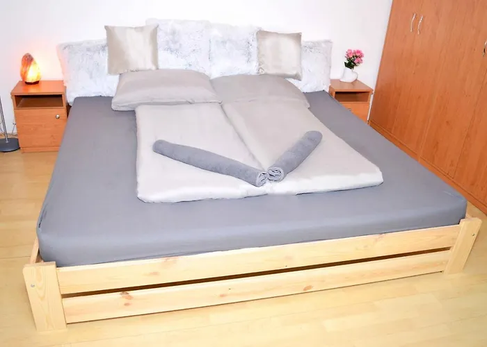 Lorabel Apartmanhaz *