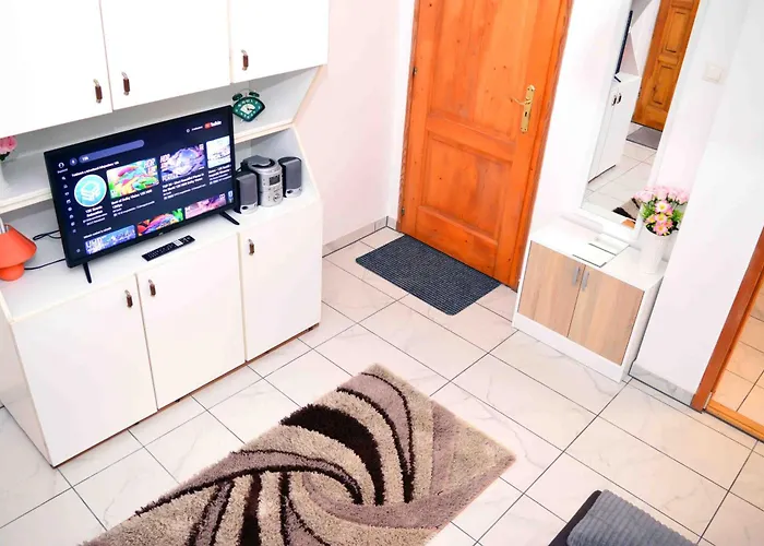 Lorabel Apartmanhaz *