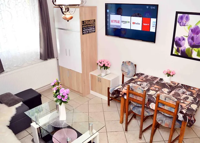 Lorabel Apartmanhaz Διαμέρισμα *